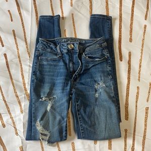 AMERICAN EAGLE HIGH WAISTED SKINNY JEANS